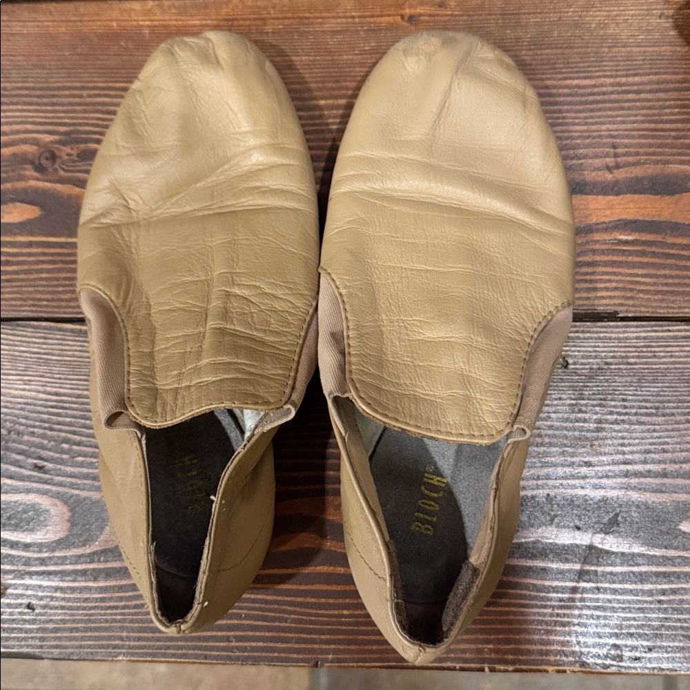 Bloch Beige Leather Slip-On Dance shoes